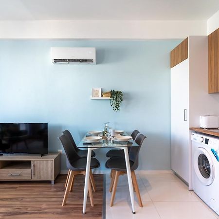 Livia Studio Apartment In Ларнака Екстер'єр фото