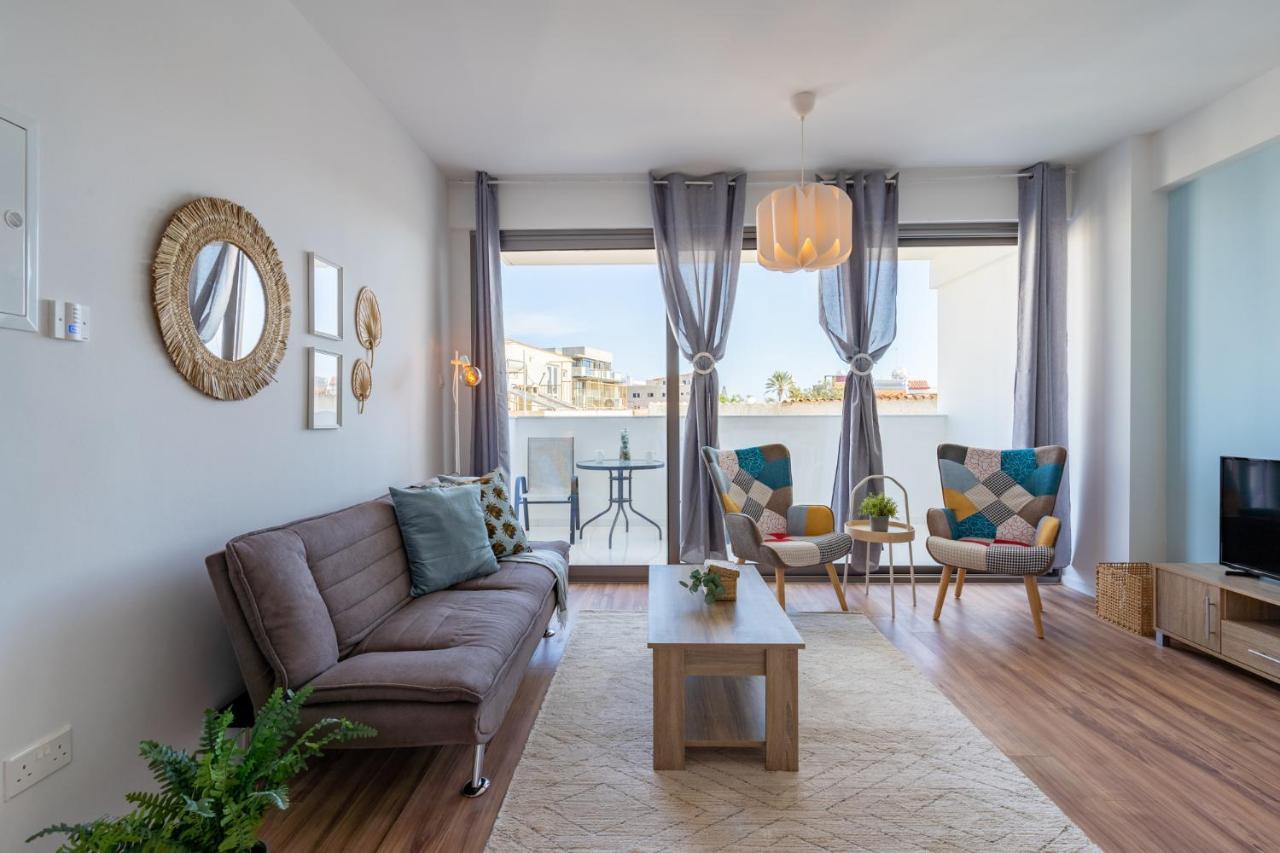 Livia Studio Apartment In Ларнака Екстер'єр фото