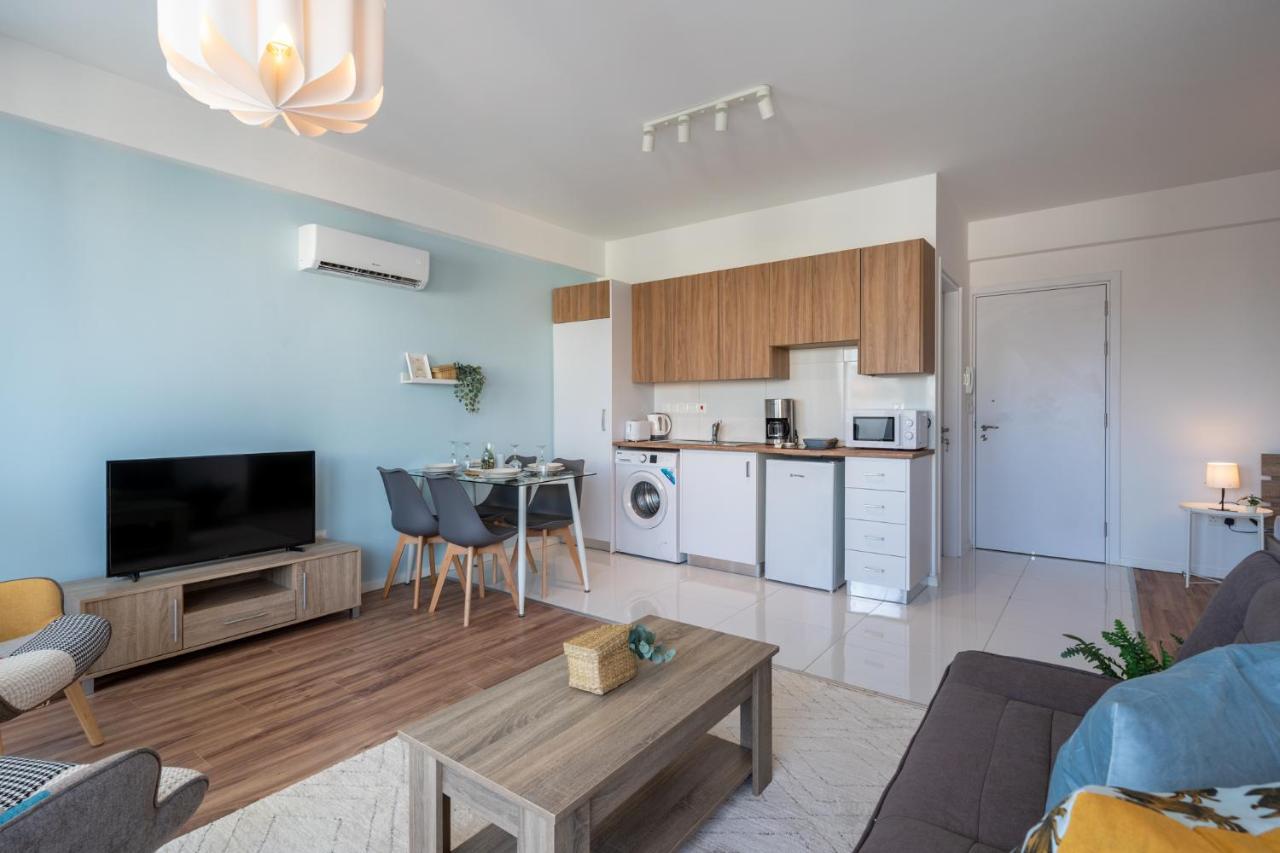 Livia Studio Apartment In Ларнака Екстер'єр фото